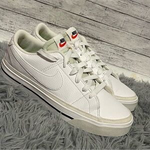 WOMEN'S NIKE COURT LEGACY NEXT NATURE SUSTAINABLE SNEAKERS Size 9